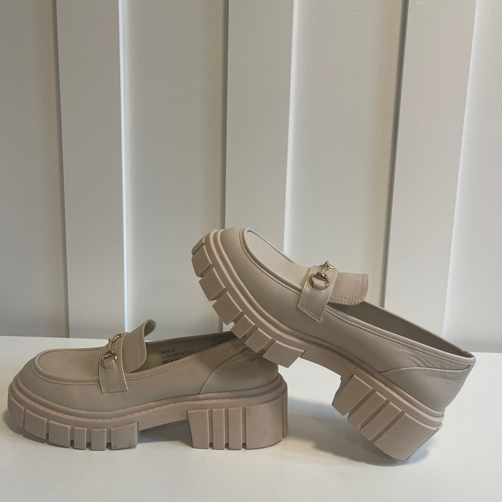 Steve Madden- Chunky Cream Loafers